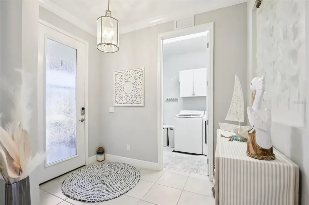2946 Trustee Avenue Sarasota FL 34243