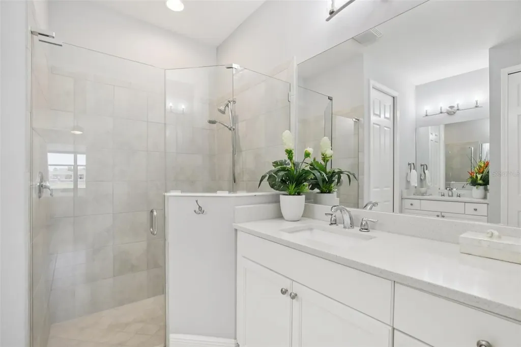2946 Trustee Avenue Sarasota FL 34243