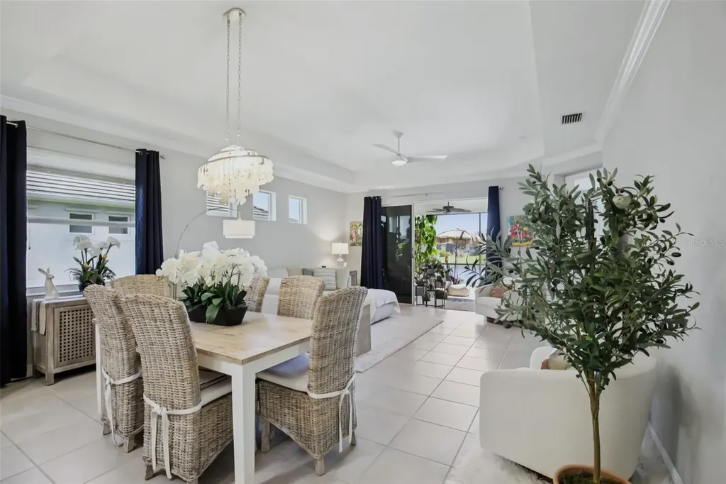 2946 Trustee Avenue Sarasota FL 34243
