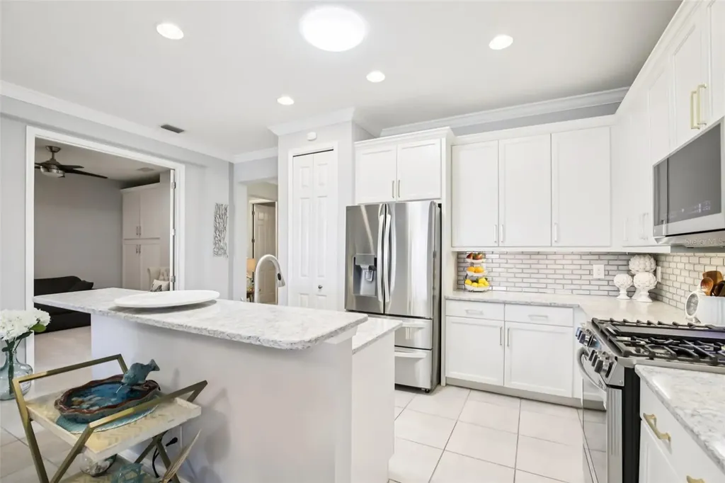 2946 Trustee Avenue Sarasota FL 34243