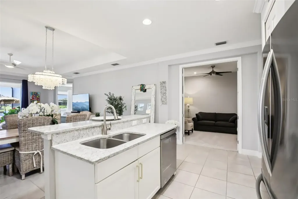 2946 Trustee Avenue Sarasota FL 34243