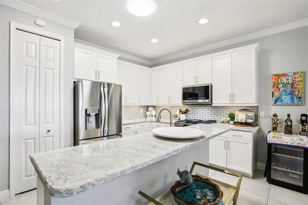 2946 Trustee Avenue Sarasota FL 34243
