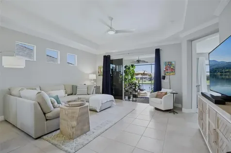 2946 Trustee Avenue Sarasota FL 34243