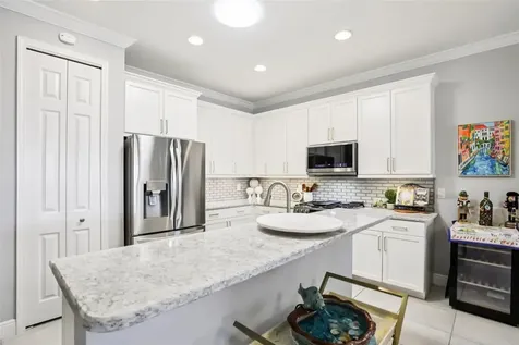 2946 Trustee Avenue Sarasota FL 34243