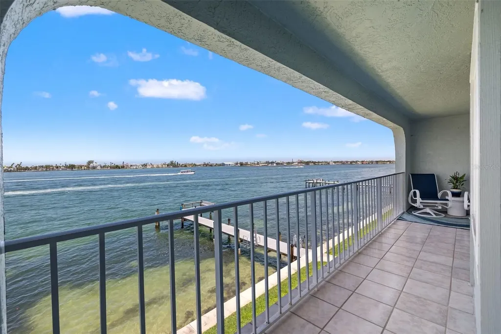 380 8th Avenue N Tierra Verde FL 33715