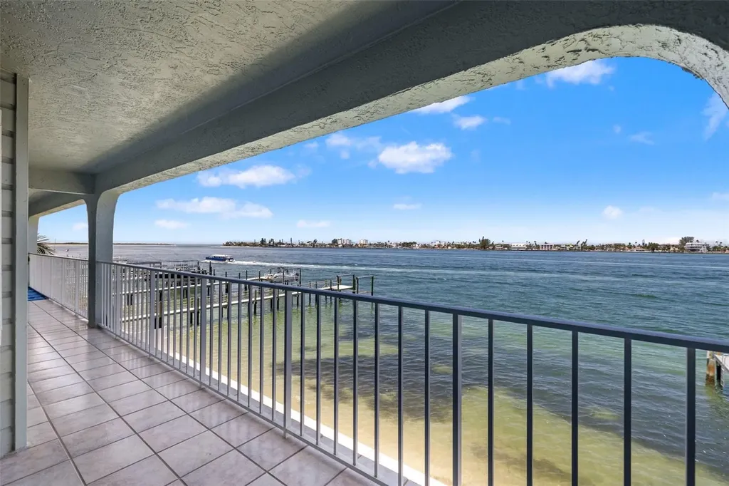 380 8th Avenue N Tierra Verde FL 33715