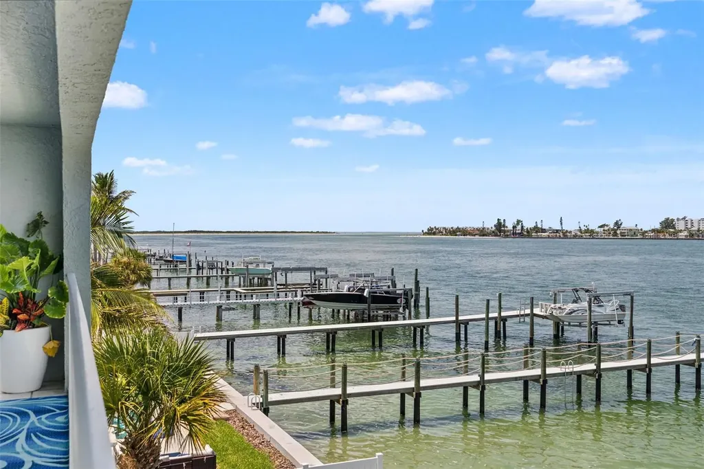380 8th Avenue N Tierra Verde FL 33715
