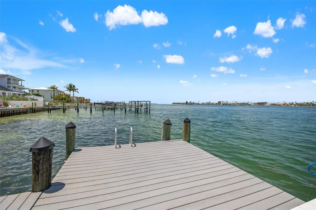 380 8th Avenue N Tierra Verde FL 33715