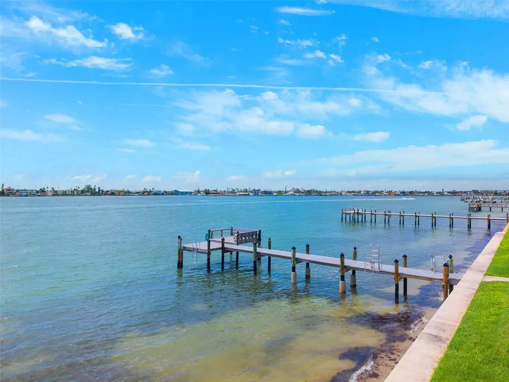 380 8th Avenue N Tierra Verde FL 33715