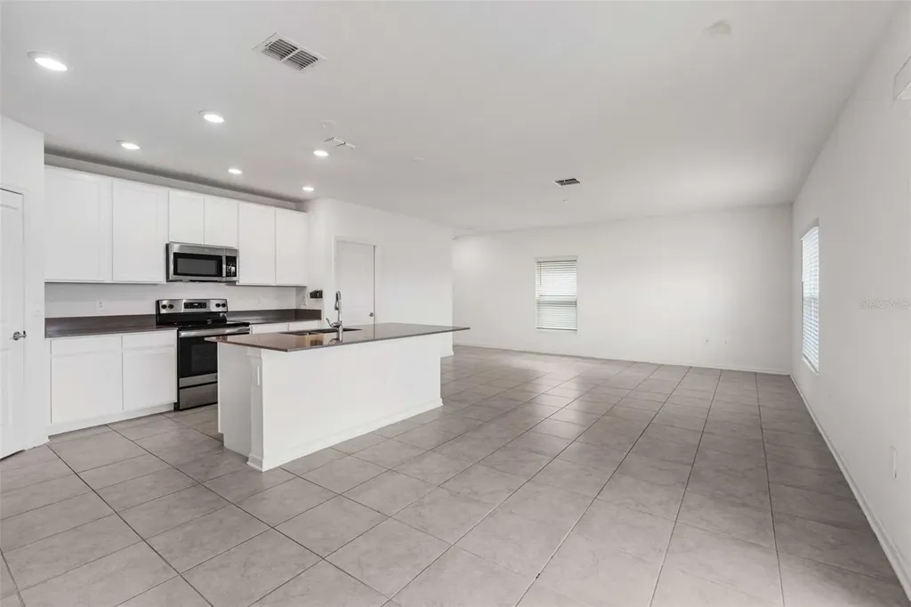 942 Jackson Avenue Davenport FL 33837