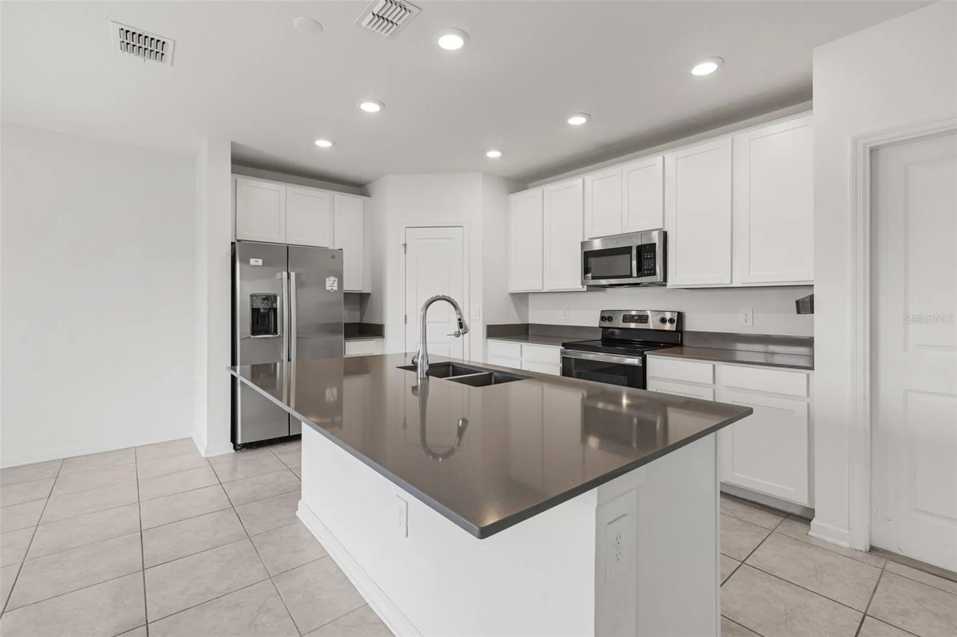 942 Jackson Avenue Davenport FL 33837