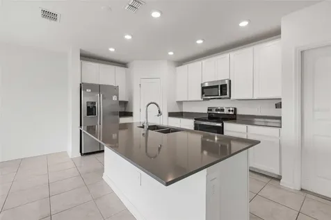 942 Jackson Avenue Davenport FL 33837