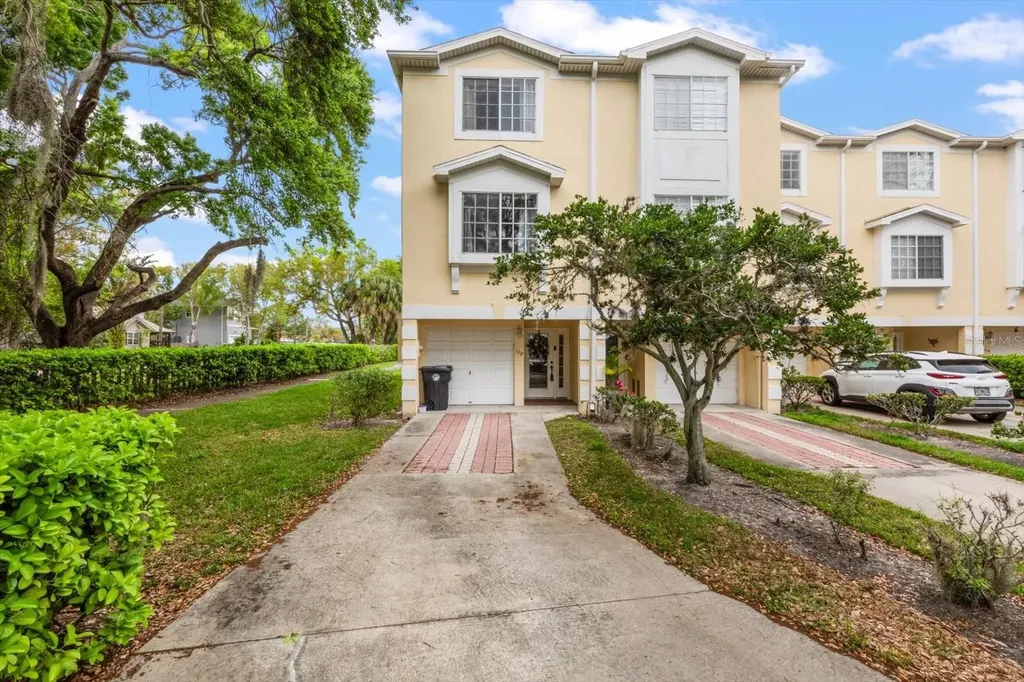 108 Brent Circle Oldsmar FL 34677