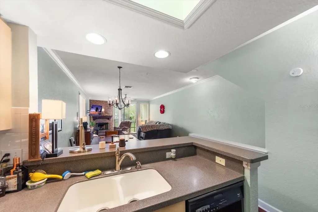 108 Brent Circle Oldsmar FL 34677