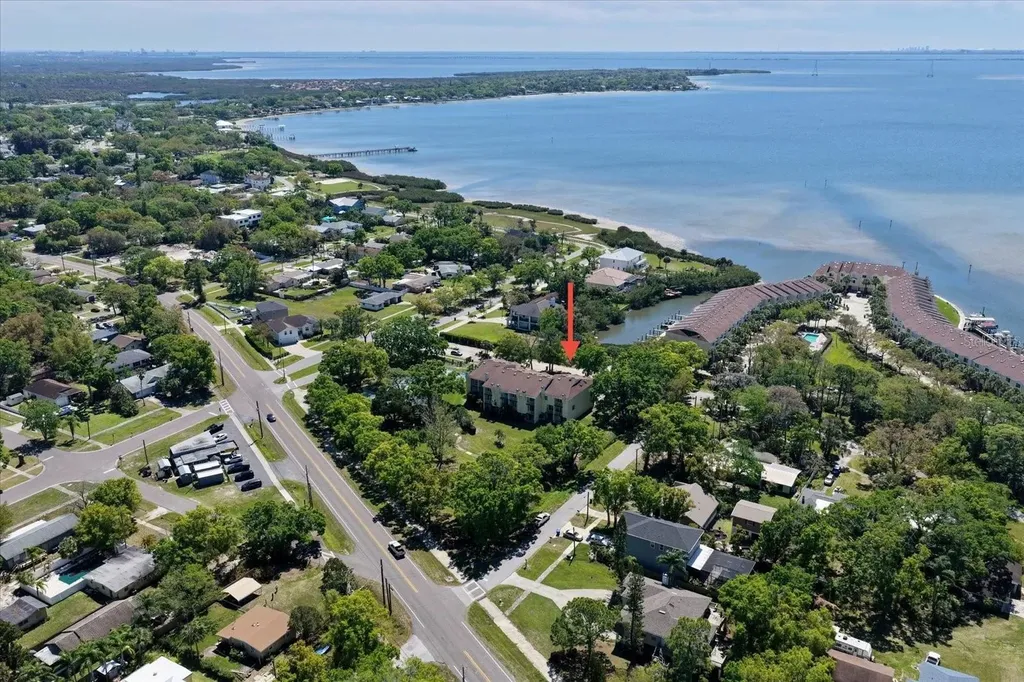 108 Brent Circle Oldsmar FL 34677