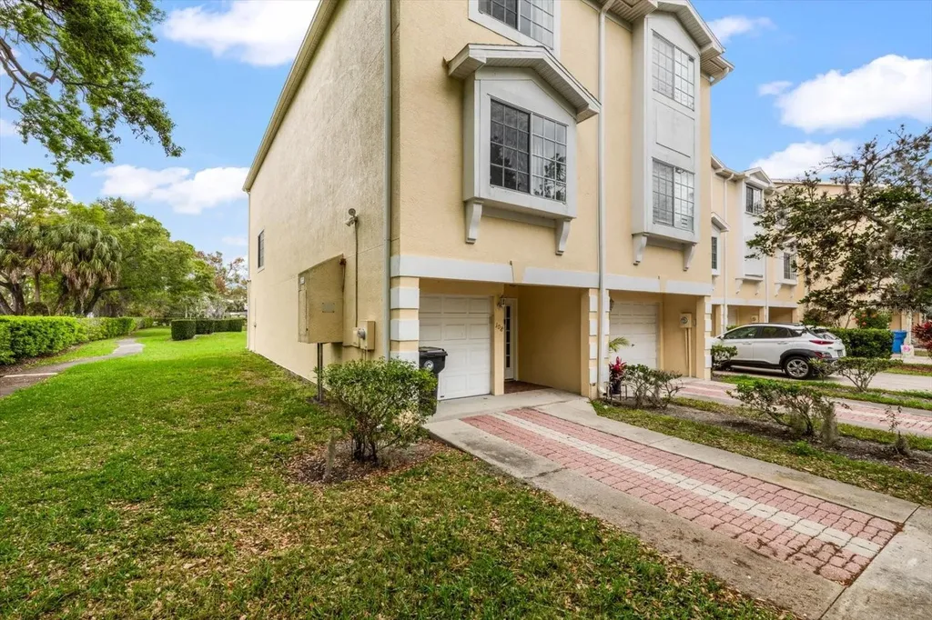 108 Brent Circle Oldsmar FL 34677