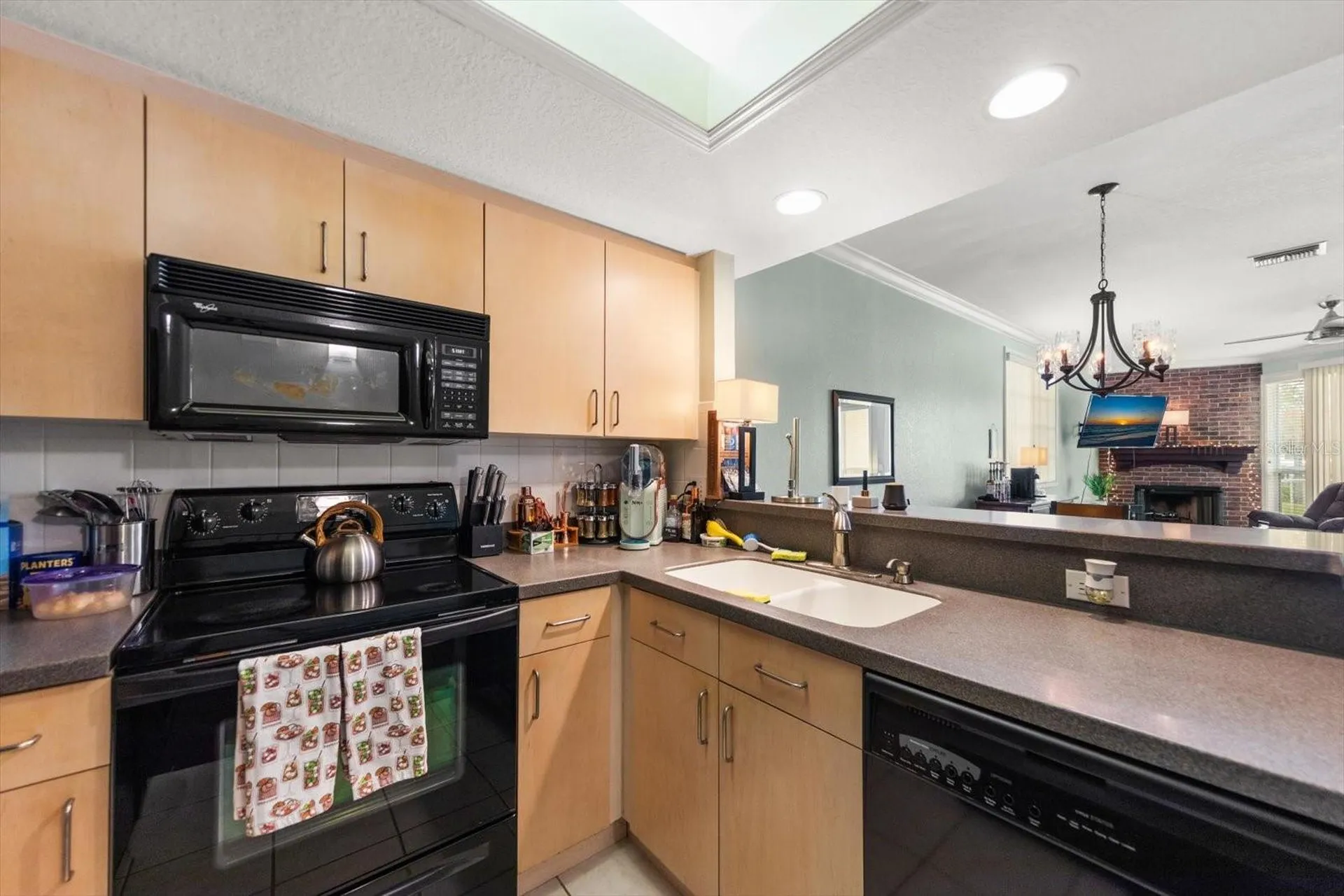 108 Brent Circle Oldsmar FL 34677
