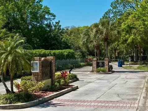 108 Brent Circle Oldsmar FL 34677