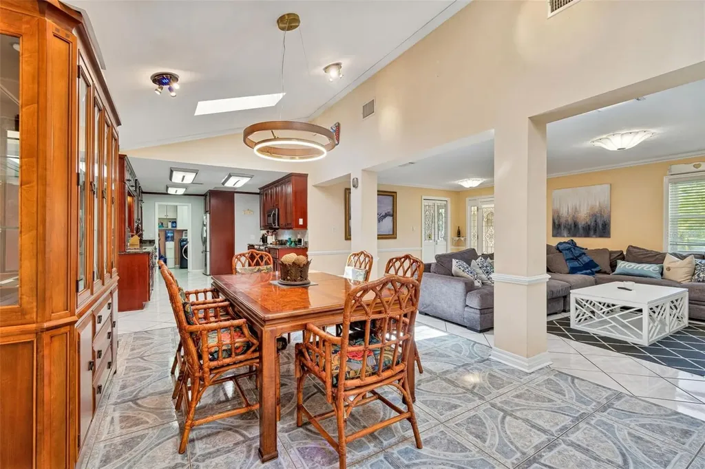 1807 Oak Forest Drive S Clearwater FL 33759