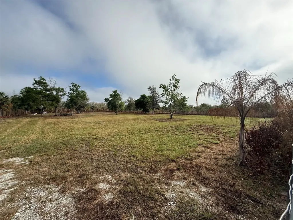 17231 NW 268th Street Okeechobee FL 34972
