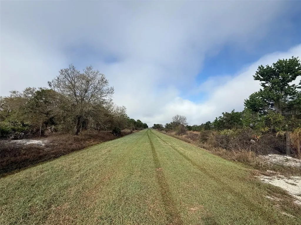 17231 NW 268th Street Okeechobee FL 34972