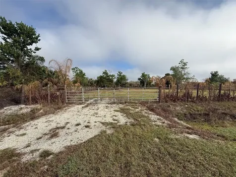 17231 NW 268th Street Okeechobee FL 34972