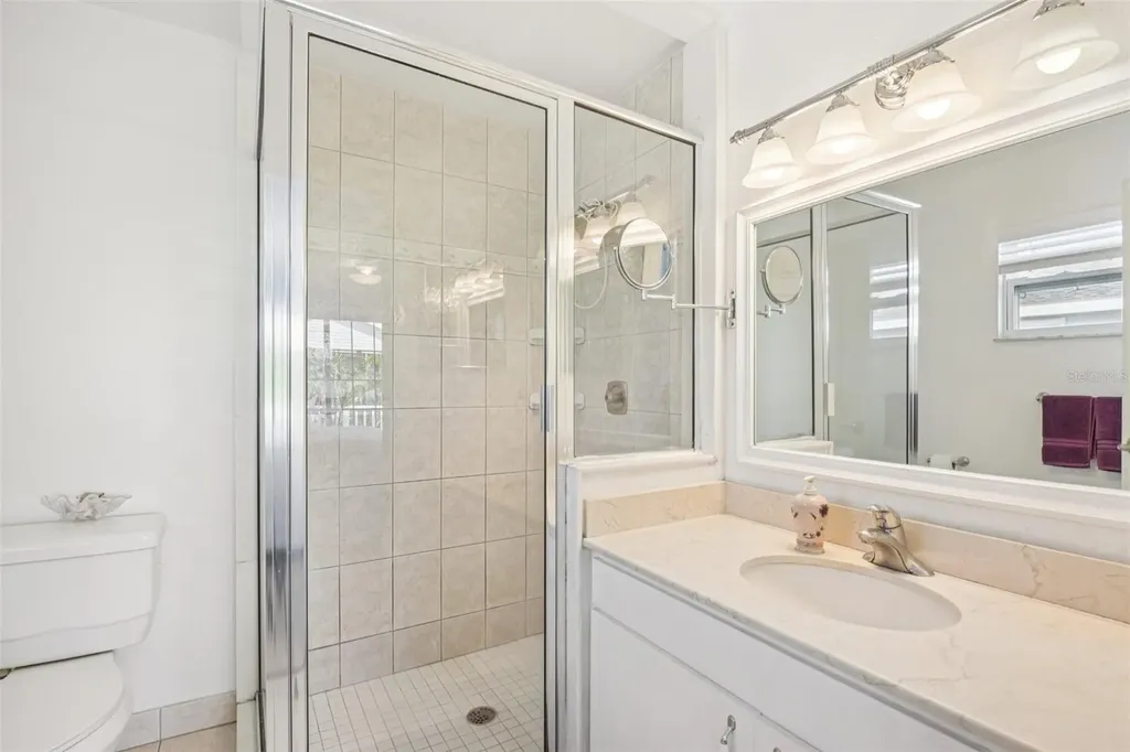 2908 Avenue C Holmes Beach FL 34217