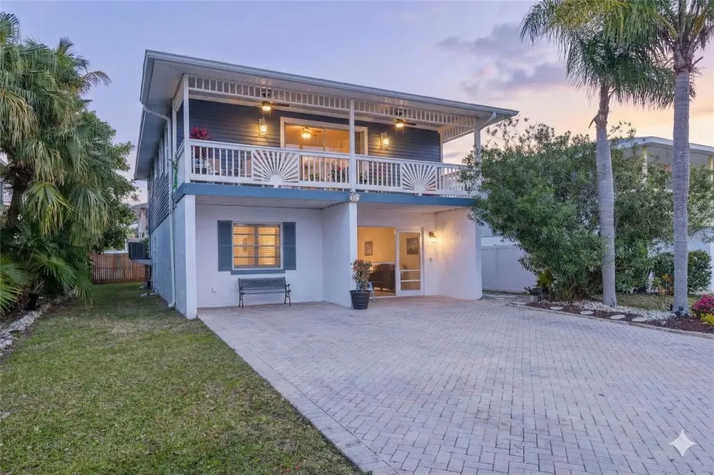 2908 Avenue C Holmes Beach FL 34217