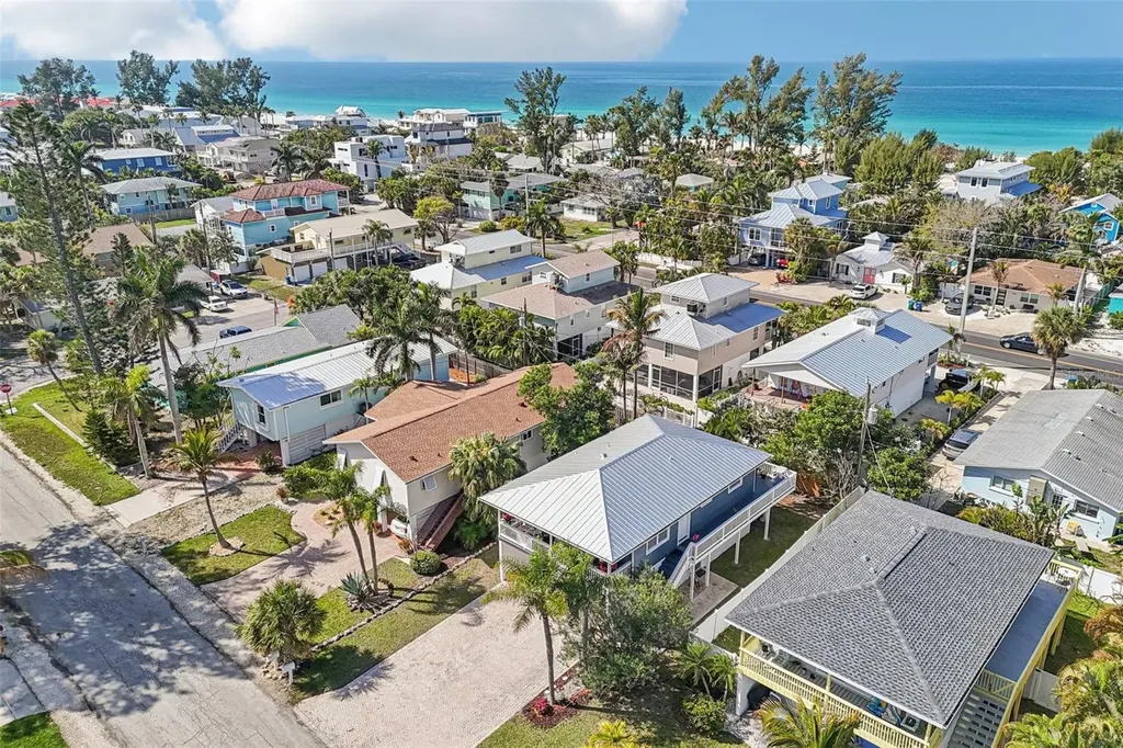 2908 Avenue C Holmes Beach FL 34217