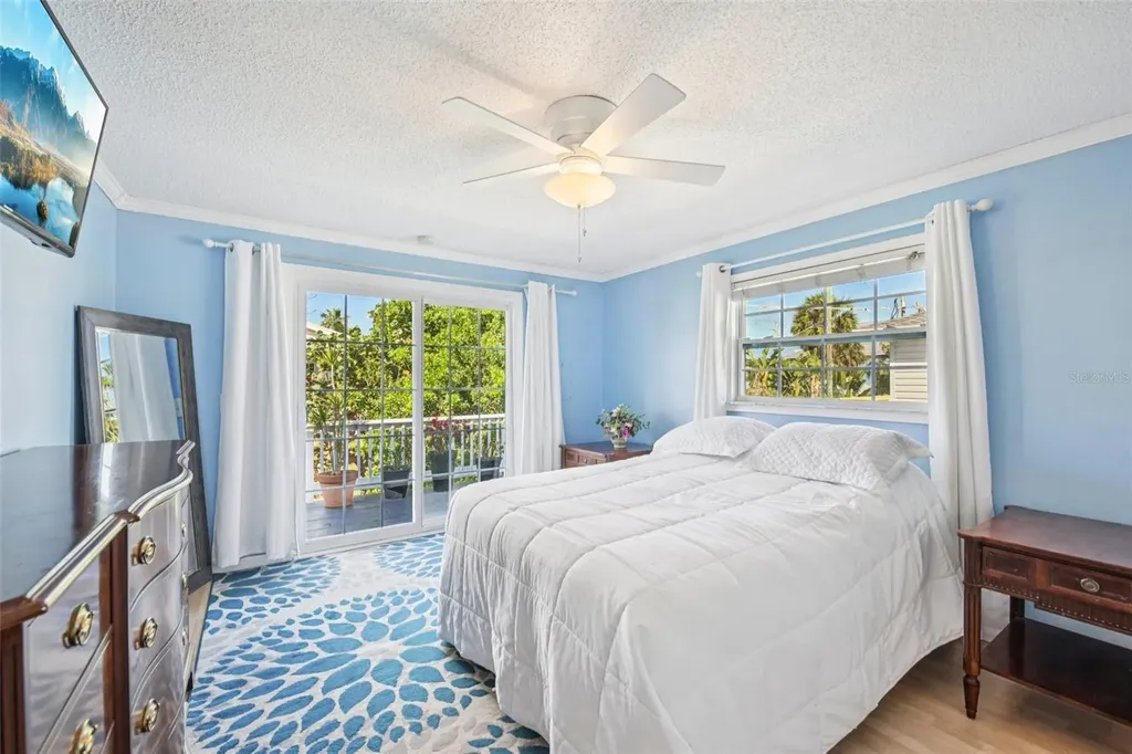2908 Avenue C Holmes Beach FL 34217