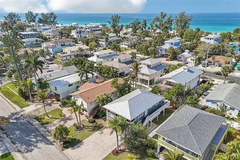 2908 Avenue C Holmes Beach FL 34217