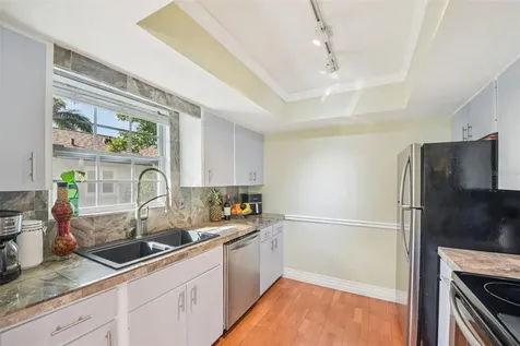 2908 Avenue C Holmes Beach FL 34217