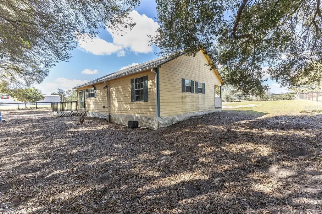 16649 SE 23rd Avenue Summerfield FL 34491
