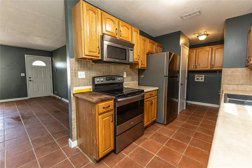 16649 SE 23rd Avenue Summerfield FL 34491