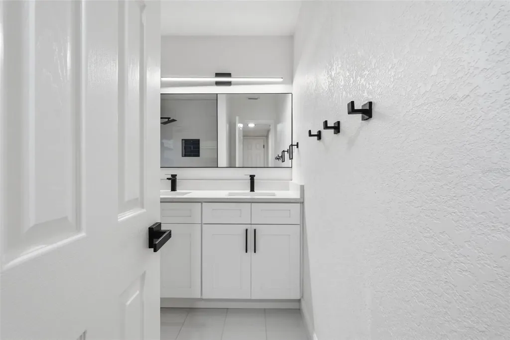 5347 30th Avenue N St Petersburg FL 33710