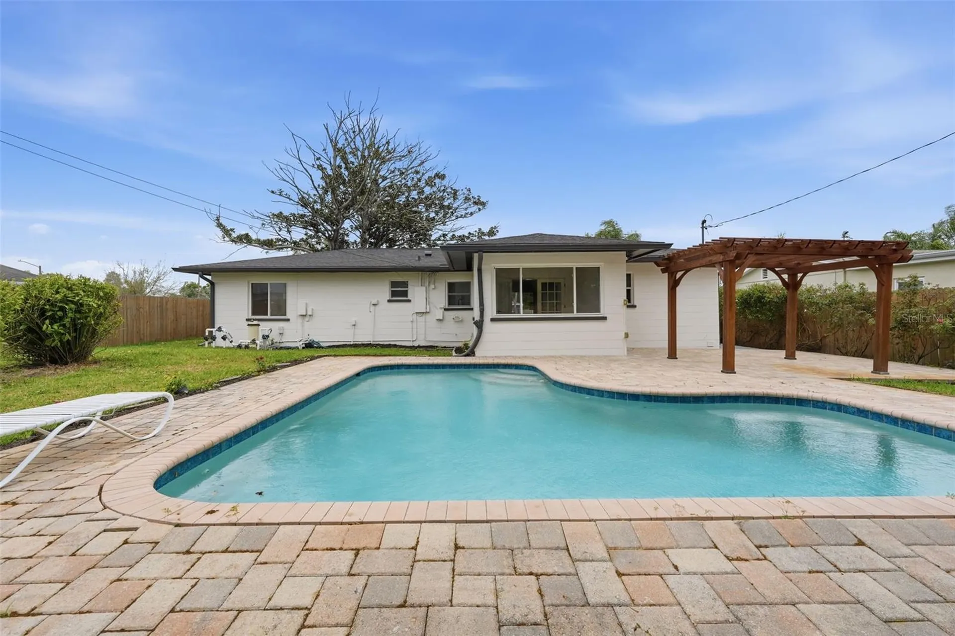 5347 30th Avenue N St Petersburg FL 33710