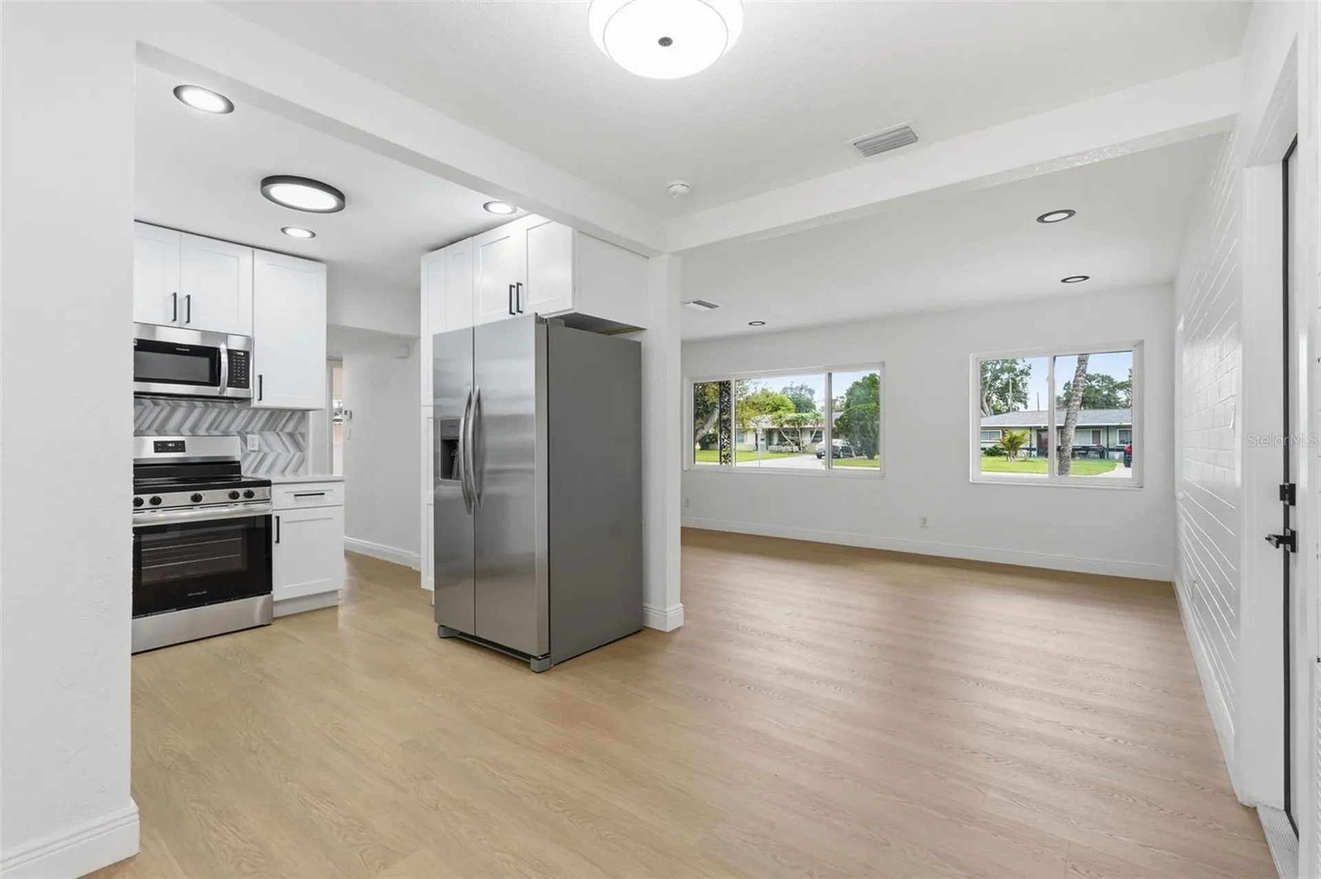 5347 30th Avenue N St Petersburg FL 33710