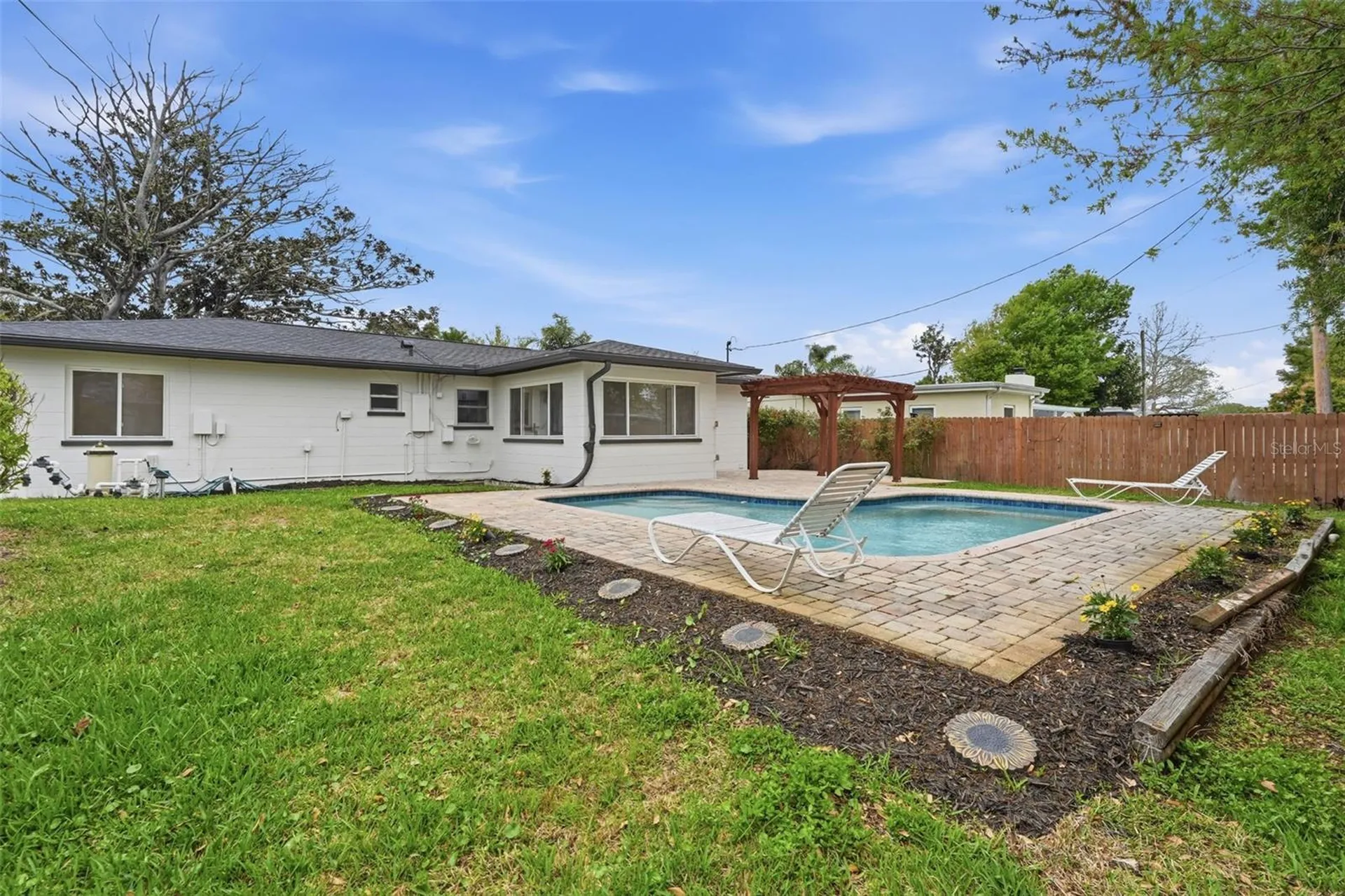 5347 30th Avenue N St Petersburg FL 33710