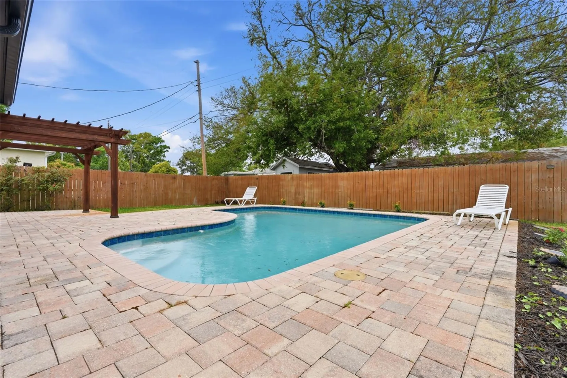 5347 30th Avenue N St Petersburg FL 33710