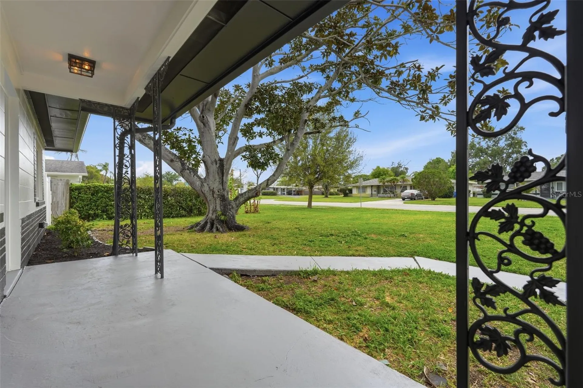 5347 30th Avenue N St Petersburg FL 33710