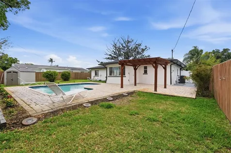 5347 30th Avenue N St Petersburg FL 33710