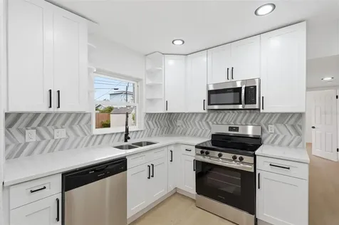 5347 30th Avenue N St Petersburg FL 33710