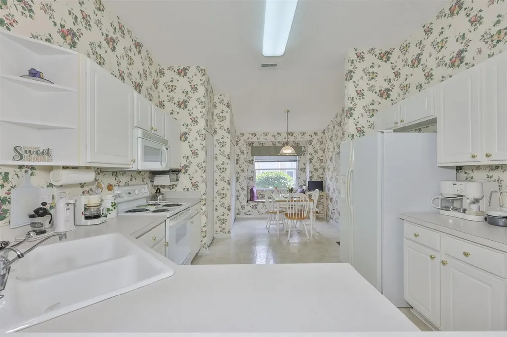 2308 Brookfield Greens Circle Sun City Center FL 33573