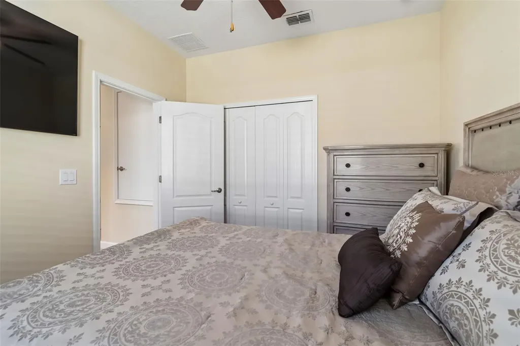 920 Peregrine Hill Place Ruskin FL 33570