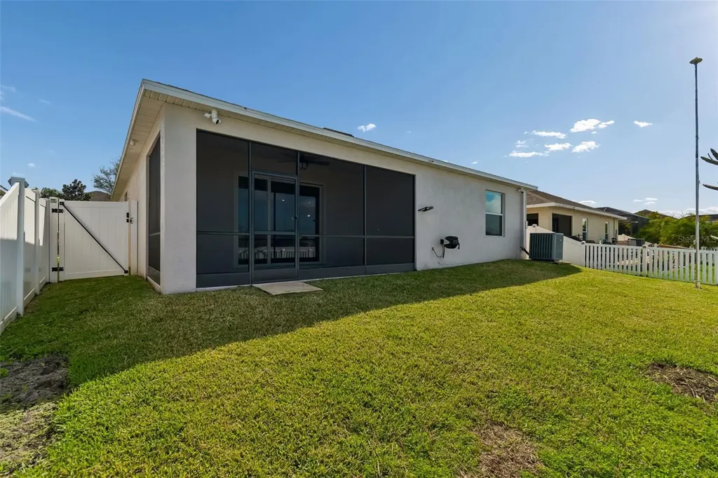 920 Peregrine Hill Place Ruskin FL 33570