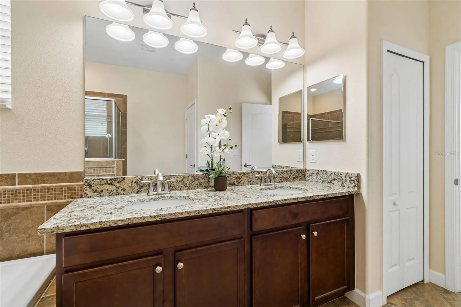 920 Peregrine Hill Place Ruskin FL 33570