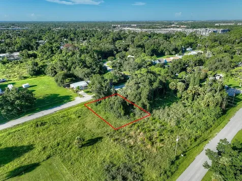 458 Capitol Street North Fort Myers FL 33903
