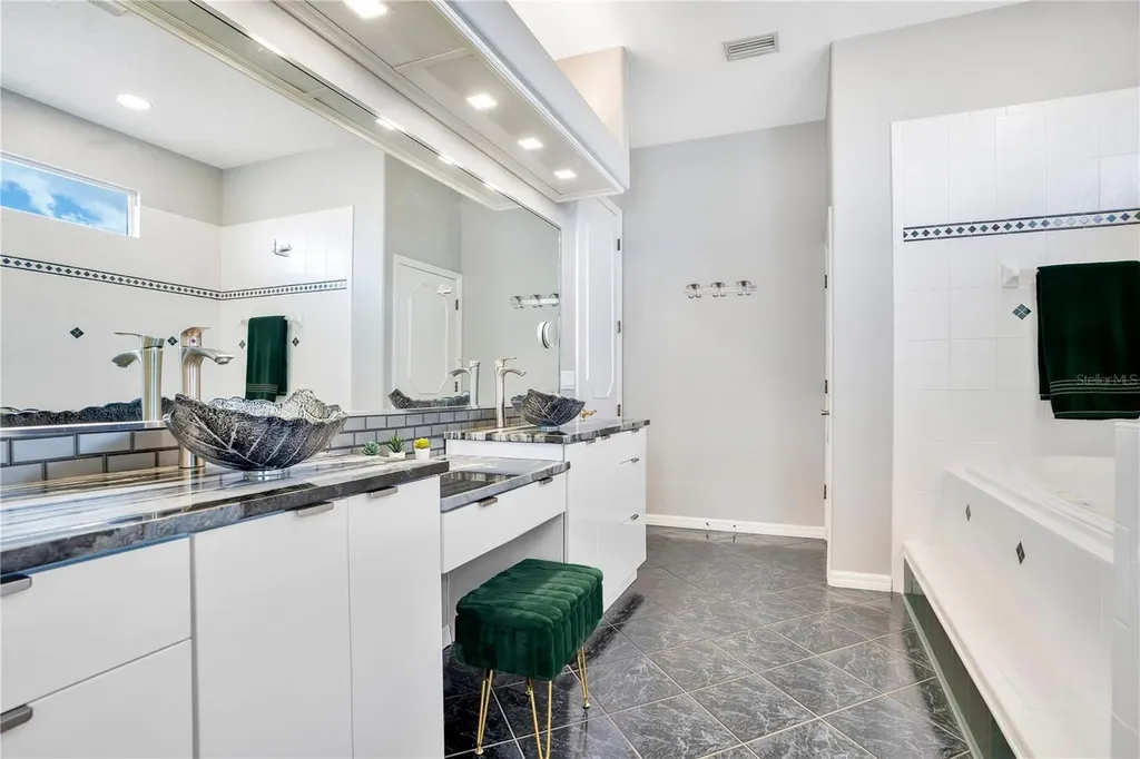 934 Symphony Isles Boulevard Apollo Beach FL 33572