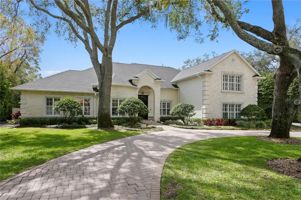 16204 Sierra De Avila Tampa FL 33613