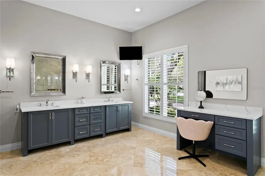 16204 Sierra De Avila Tampa FL 33613